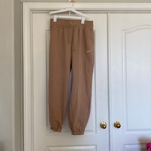 NEVER WORN medium Light brown Nike sweatpants